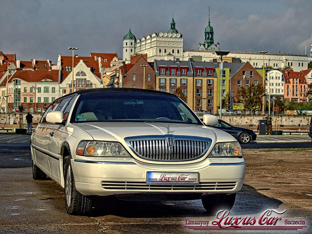 LINCOLN TOWN CAR 120