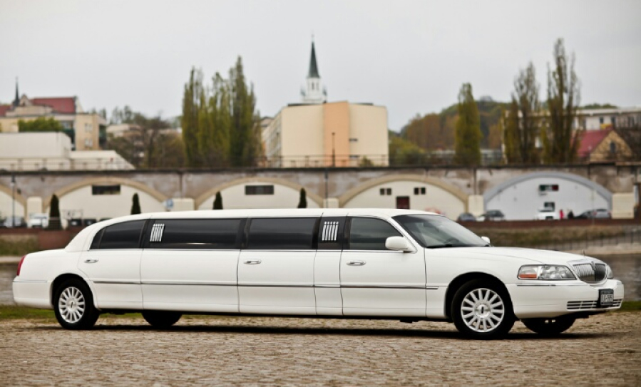 LINCOLN TOWN CAR 120