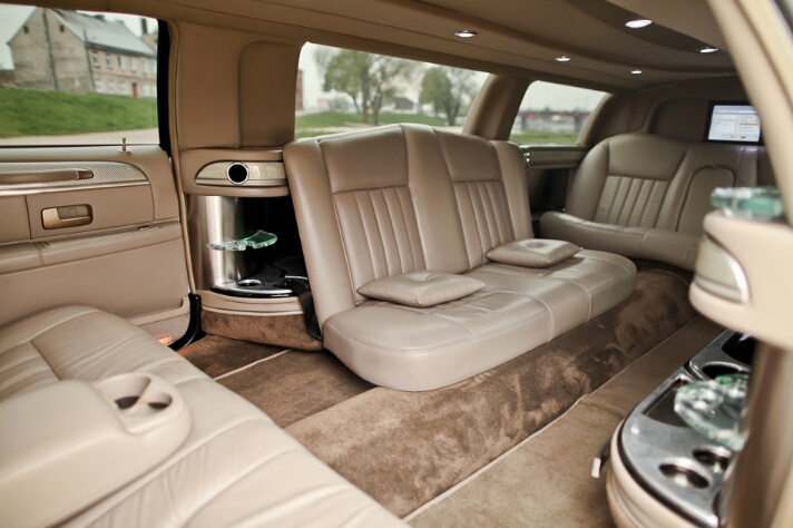 LINCOLN TOWN CAR 12