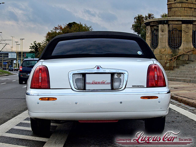 LINCOLN TOWN CAR 120