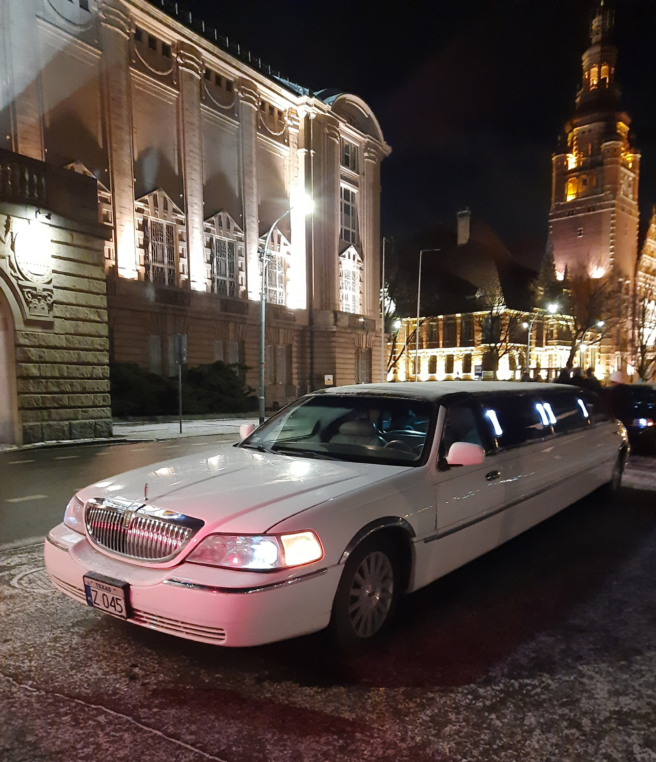 LINCOLN TOWN CAR 120