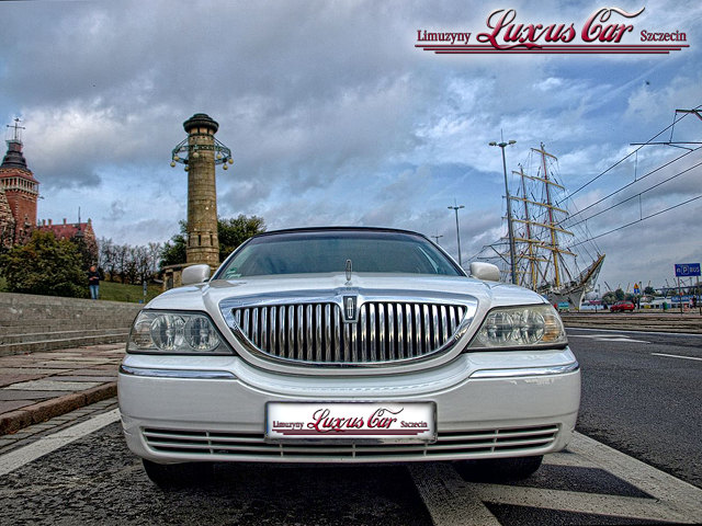 LINCOLN TOWN CAR 120