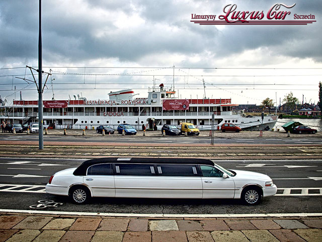 LINCOLN TOWN CAR 120