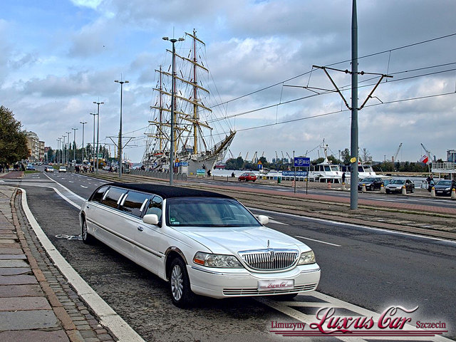 LINCOLN TOWN CAR 120